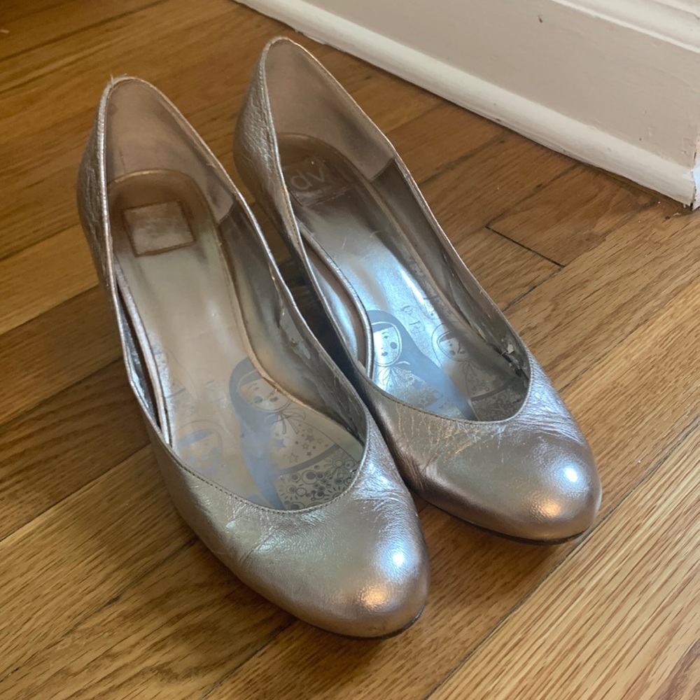 Dolce Vita Size 11 gold metallic heels.